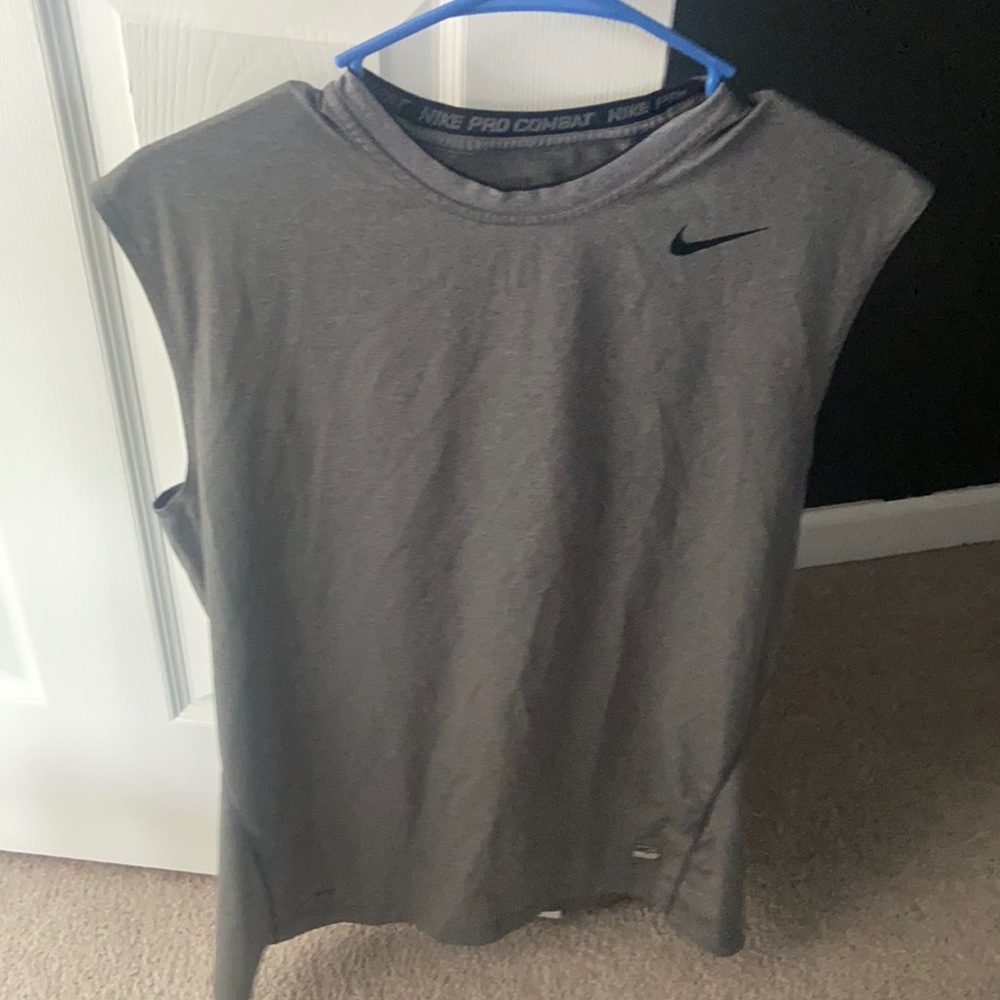 Men’s sleeveless Sri-fit shirt